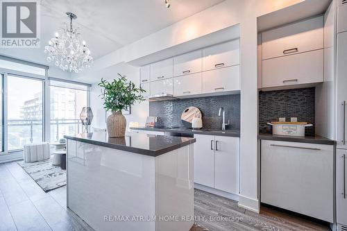 1115 - 8081 Birchmount Road, Markham (Unionville), ON - Indoor Photo Showing Kitchen With Upgraded Kitchen