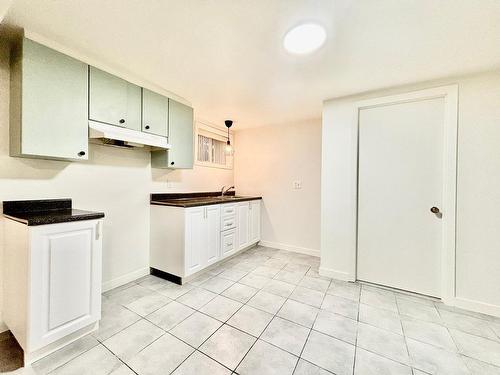 Kitchen - A-552 Rue Principale, Laval (Sainte-Dorothée), QC - Indoor Photo Showing Kitchen