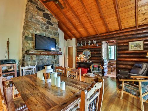 Dining room - 477 Ch. Des Critiques, Montebello, QC - Indoor With Fireplace