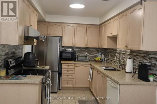 3463 Angel Pass Drive, Mississauga (Churchill Meadows), ON - Indoor Photo Showing Kitchen