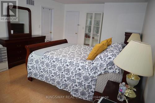 3463 Angel Pass Drive, Mississauga (Churchill Meadows), ON - Indoor Photo Showing Bedroom