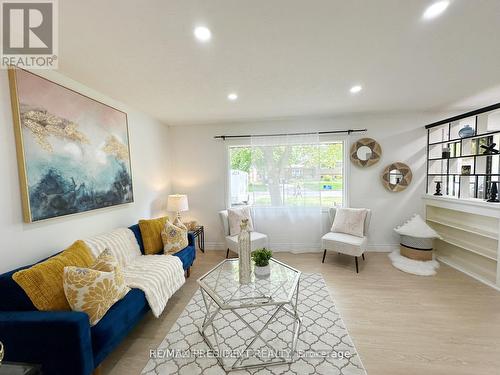 46 Trillium Crescent, London, ON - Indoor Photo Showing Living Room