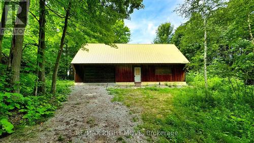 7 Beach Road, Oro-Medonte, ON - Outdoor