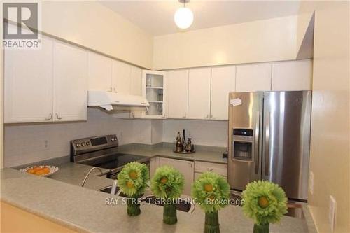 2 - 2 Cox Boulevard, Markham (Unionville), ON - Indoor Photo Showing Kitchen With Stainless Steel Kitchen