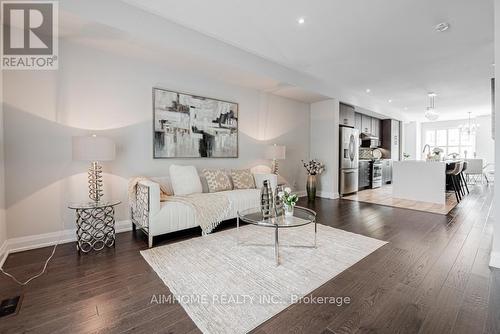 20 Mcgurran Lane, Richmond Hill, ON - Indoor Photo Showing Living Room