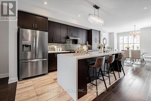 20 Mcgurran Lane, Richmond Hill, ON - Indoor Photo Showing Kitchen With Upgraded Kitchen