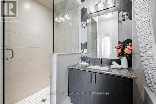 20 Mcgurran Lane, Richmond Hill, ON - Indoor Photo Showing Bathroom