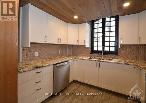 6 - 17 Marlborough Avenue, Ottawa, ON - Indoor Photo Showing Kitchen With Double Sink