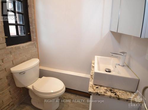 6 - 17 Marlborough Avenue, Ottawa, ON - Indoor Photo Showing Bathroom