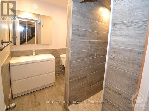 6 - 17 Marlborough Avenue, Ottawa, ON - Indoor Photo Showing Bathroom