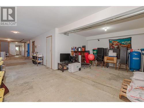 2510 Samuelson Road, Sicamous, BC - Indoor Photo Showing Other Room