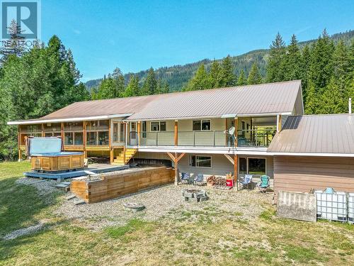 2510 Samuelson Road, Sicamous, BC - Outdoor With Deck Patio Veranda