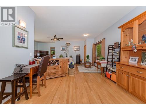 2510 Samuelson Road, Sicamous, BC - Indoor Photo Showing Dining Room