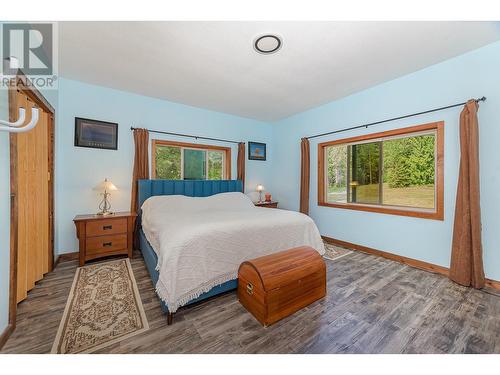 2510 Samuelson Road, Sicamous, BC - Indoor Photo Showing Bedroom