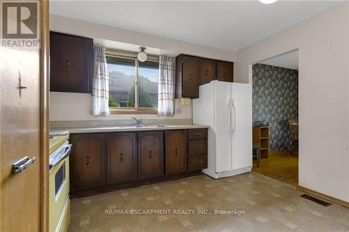 79 Hanover Place, Hamilton (Gershome), ON - Indoor Photo Showing Kitchen With Double Sink