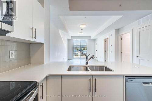 127 - 4 Kimberly Lane, Collingwood, ON - Indoor Photo Showing Kitchen With Double Sink