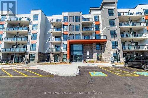 127 - 4 Kimberly Lane, Collingwood, ON - Outdoor With Facade