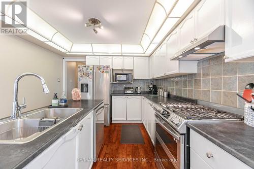 1438 Winterbourne Drive, Oakville (Clearview), ON - Indoor Photo Showing Kitchen With Stainless Steel Kitchen With Double Sink With Upgraded Kitchen