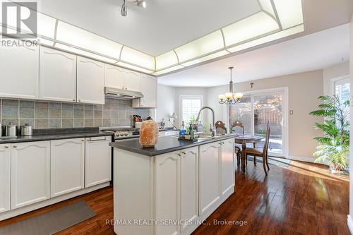 1438 Winterbourne Drive, Oakville (Clearview), ON - Indoor Photo Showing Kitchen With Upgraded Kitchen