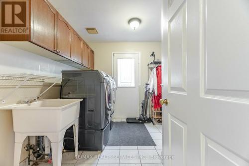 1438 Winterbourne Drive, Oakville (Clearview), ON - Indoor Photo Showing Laundry Room