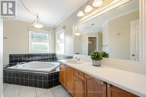 1438 Winterbourne Drive, Oakville (Clearview), ON - Indoor Photo Showing Bathroom