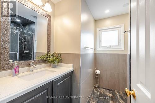 1438 Winterbourne Drive, Oakville (Clearview), ON - Indoor Photo Showing Bathroom