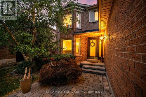 1438 Winterbourne Drive, Oakville (Clearview), ON - Outdoor