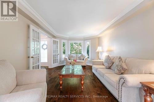 1438 Winterbourne Drive, Oakville (Clearview), ON - Indoor Photo Showing Living Room