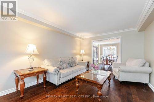 1438 Winterbourne Drive, Oakville (Clearview), ON - Indoor Photo Showing Living Room