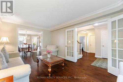 1438 Winterbourne Drive, Oakville (Clearview), ON - Indoor Photo Showing Living Room