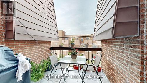 342 - 1395 Williamsport Drive, Mississauga (Applewood), ON - Outdoor With Exterior