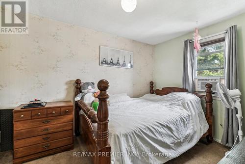 104 Rodney Street, Collingwood, ON - Indoor Photo Showing Bedroom