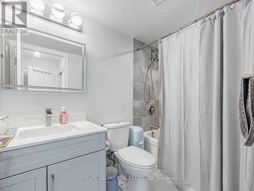 2239 - 68 Corporate Drive, Toronto (Woburn), ON - Indoor Photo Showing Bathroom