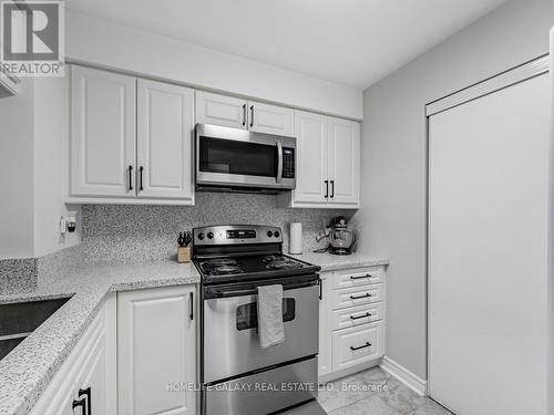 2239 - 68 Corporate Drive, Toronto (Woburn), ON - Indoor Photo Showing Kitchen