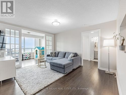 2239 - 68 Corporate Drive, Toronto (Woburn), ON - Indoor Photo Showing Living Room