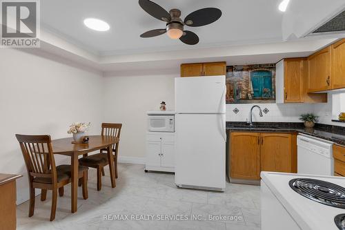 811 - 330 Mill Street S, Brampton (Brampton South), ON - Indoor Photo Showing Kitchen