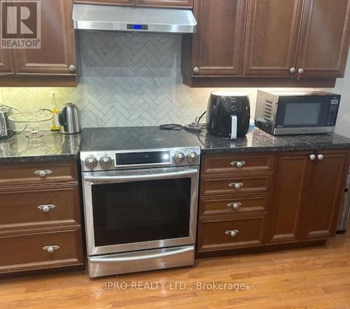 Room 3 - 102 Southlake Boulevard, Brampton, ON - Indoor Photo Showing Kitchen