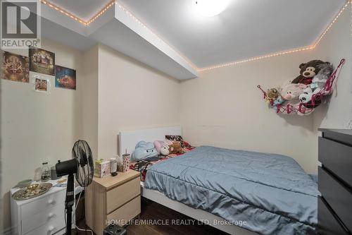 38 Eiffel Boulevard, Brampton (Vales Of Castlemore), ON - Indoor Photo Showing Bedroom