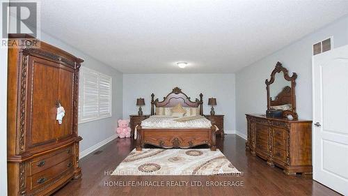 38 Eiffel Boulevard, Brampton (Vales Of Castlemore), ON - Indoor Photo Showing Bedroom