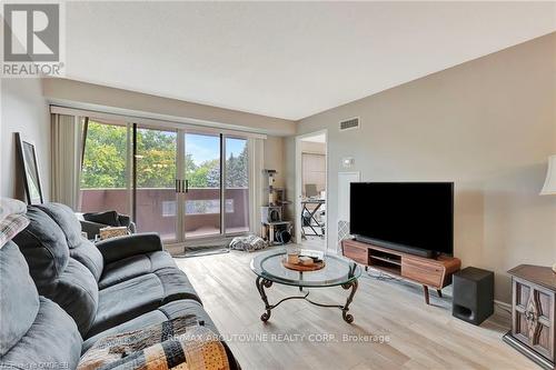 503 - 1201 North Shore Boulevard E, Burlington (Brant), ON - Indoor Photo Showing Living Room