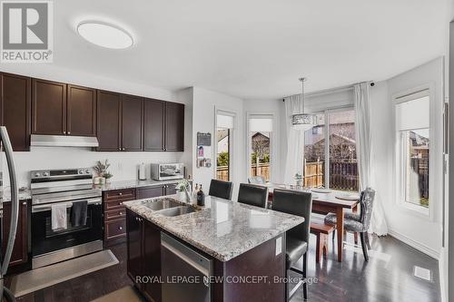 6422 Dilalla Crescent, Niagara Falls, ON - Indoor Photo Showing Kitchen With Double Sink With Upgraded Kitchen