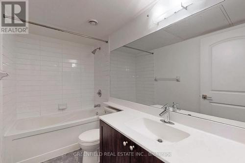 1010 - 55 De Boers Drive, Toronto (York University Heights), ON - Indoor Photo Showing Bathroom