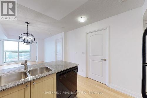 1010 - 55 De Boers Drive, Toronto (York University Heights), ON - Indoor Photo Showing Kitchen With Double Sink