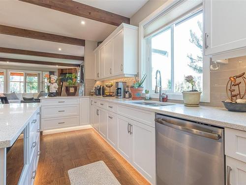 7284 Lakefront Dr, Lake Cowichan, BC 