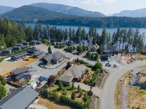 7284 Lakefront Dr, Lake Cowichan, BC 