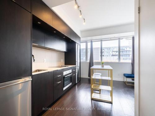 532-55 Regent Park Blvd, Toronto, ON - Indoor Photo Showing Kitchen