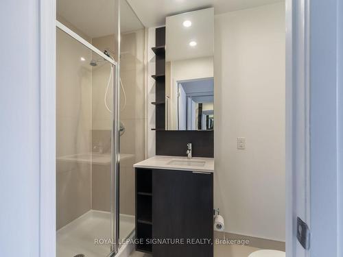 532-55 Regent Park Blvd, Toronto, ON - Indoor Photo Showing Bathroom