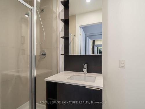 532-55 Regent Park Blvd, Toronto, ON - Indoor Photo Showing Bathroom