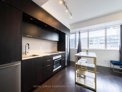 532-55 Regent Park Blvd, Toronto, ON - Indoor Photo Showing Kitchen