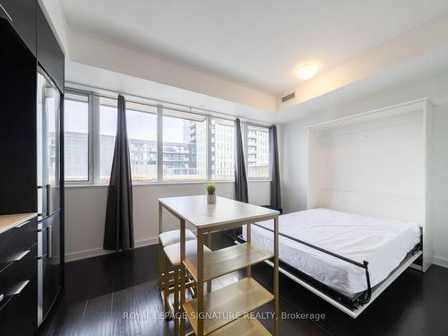 532-55 Regent Park Blvd, Toronto, ON - Indoor Photo Showing Bedroom